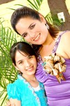 10092010 Olivia Gutiérrez acompañada de su hija Michelle.