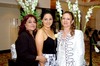 10092010 Georgina Rodríguez acompañada de su mamá Alicia Ortega y su suegra María Dolores Salas el día de su despedida de soltera.