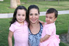 14092010 Blanca Gireud con sus nietos Paulina y Miranda, Ana Paula y Diego.