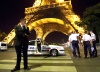 La Torre Eiffel y sus inmediaciones fueron evacuadas anoche debido a una alerta de bomba, informaron fuentes de la policía parisina, sin dar mayores detalles sobre la naturaleza exacta de la amenaza.