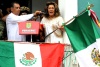 El gobernador del Estado de México, Enrique Peña Nieto, dio el Grito de Independencia por la celebración del Bicentenario.