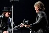 Con casi dos horas de concierto, Bon Jovi cerró su recital con los temas Wanted Dead or Alive, Livin' on a Prayer y Always, este último en agradecimiento a la gran noche de concierto en México.