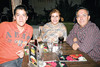 28092010 Manuel, Gaby y Tranquilino Covarrubias, disfrutaron de gratos momentos en el restaurante de su preferencia.