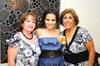 30092010 Mariana Díaz Romo acompañada de su mamá Rosario Romo de Díaz y su futura suegra Leticia Cháirez de López el día de su despedida de soltera.