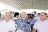05102010 Artemio Ávalos, presbítero Luis González y Ciro Zarzoza, en la reunión de ex alumnos de la Pereyra.