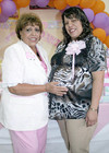 06102010 Maribel Madrigal Castruita acompañada de su mamá Lolis el día en que la festejaron con una fiesta para bebé.