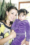 17102010 Daniela Alejandra Rivas González al cumplir dos años, junto a su hermanito Omar.