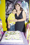 17102010 Ricardo Alberto Salas Calderón acompañado de su mamá Analí Calderón el día que celebró su cumpleaños número siete.