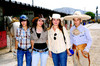 21102010 Faby Mendoza, Annie Mendoza, Eva Gutiérrez y Alberto Mendoza.