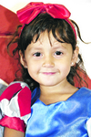 24102010 Festejada. La pequeña Ana Paula Enríquez Félix celebró sus tres años de vida con una divertida piñata.