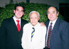 26102010 David Ortiz Contreras en compañía de su abuelo David Ortiz Ramírez y su padre David Ortiz Polanco.