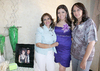 29102010 Cristina Saldaña Mena recibió un agradable festejo por parte de sus organizadoras: su mamá señora Rebeca Mena de Saldaña y su futura suegra señora Jéssica Rivera de Silva.