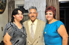 06112010 José Landeros García celebró su cumpleaños junto a sus hijas Elba y María de Lourdes Landeros Varela.