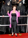El actor británico Warwick Davis llegó con su familia al estreno mundial de la primera parte de 'Harry Potter and the Deathly Hallows' en el Odeon Leicester Square de Londres.