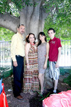 12112010 Joselino Ibarra y Miriam Aldape con sus hijos Gaby y Abraham.