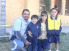 13112010 José Luis Garza y Gabriela Castro con sus hijos.