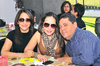 16112010 Cynthia Ibarra en compañía de Gaby Olvera en la reciente fiesta de canastilla organizada en su honor.