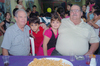 20112010 José Ángel y Ludivina Iza Leal en compañía de sus abuelitos Víctor Iza y Carlos Leal Garza el día que celebraron nueve y ocho años de vida.