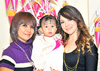 20112010 La pequeña Vanessa Guzmán de la Torre acompañada de su abuelita Lourdes Pérez y su tía Daniela de la Torre el día que cumplió su primer año de vida.