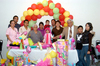 21112010 Sayana Estefanía Carrillo Quintero en compañía de sus papás, abuelos, tíos y primos en su fiesta de cumpleaños.