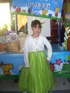 25112010 Yuceli Vanessa fue festejada con alegre piñata, organizada por sus padres el día que cumplió nueve años, donde lució acompañada de un grupo de amigas y de su hermanito.