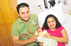 27112010 Sheila Chávez se encuentra feliz con el nacimiento de su hija Daniela,  al igual que su esposo Jesús e hijos Abrham y Alejandro Estrada.