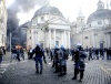 Además de Roma, también se registraron manifestaciones contra el Gobierno de Berlusconi en Milán, Turín, Palermo, Catania, Cagliari y Bari.