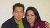 12122010 Muy contentos se mostraron el señor Alfredo Navarro Martínez y la señora Diana García Leyva, durane el festejo de su hijita Camila.