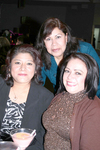 23012011 López, Martina Vargas y Socorro Ontiveros en reciente festejo con motivo del Día de la Enfermera.