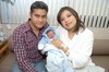 31012011 y Guillermo Gómez con su bebé Romina Janeth.