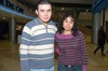 06022011  García y Sarah Olivares fueron despedidos de su vida de solteros.