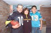 08022011  y Vicky Malacara con su hijo Francisco Malacara Jr.