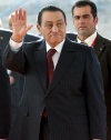 La noticia del fin de los treinta años del régimen de Hosni Mubarak en Egipto fue recibida en Latinoamérica con un llamado unánime a una 'transición pacífica' hacia un nuevo Gobierno y con críticas de Venezuela y Ecuador al papel de Estados Unidos en la crisis.