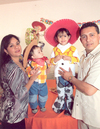 24022011  Valenzuela y Cuauhtémoc Rangel, festejando a sus hijios, Helen y Fernando por sus tres y primer año respectivamente.