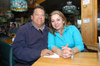 27022011  Rojas y su esposa Roxana Campos de Rojas.