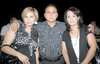 27032011  Jorge, Adriana, Gaby y Mónica Coronado festejaron juntos sus respectivos cumpleaños.