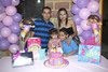 31032011 Juárez Guerrero fue festejada al cumplir dos años de edad, por sus papás José Luis Juárez e Ilse Guerrero así como por su hermanito.