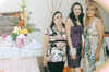 31032011 Zamarripa Aguayo acompañada de su mamá Sra. Rosa Aguayo Hernández y Sra. María del Carmen Hernández Ávila su futura suegra quien fungió como organizadora del festejo prenupcial.