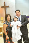 10042011 En familia. El pequeño Charbel Lozoya Márquez junto a sus papás Sr. Jerson Lozoya Hernández y Sra. Anabell Márquez de Lozoya.