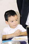 17042011  Estrada durante la exhibición que hicieron ante padres y maestros.