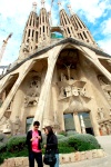 La sacristía quedó muy dañada, pero las llamas no afectaron ni a la estructura ni a la nave central de la monumental obra del arquitecto catalán Antoni Gaudí (1852-1926).