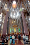 La sacristía quedó muy dañada, pero las llamas no afectaron ni a la estructura ni a la nave central de la monumental obra del arquitecto catalán Antoni Gaudí (1852-1926).