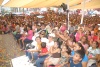 Acompañada de seis bailarines, la intérprete ofreció un espectáculo donde presentó varios cambios de vestuario, botargas, una gran escenografía inflable, papelitos, humo y demás.