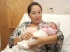 08052011  Ramírez Garza y María del Pilar Cabarga, felices con su pequeño bebé Rogelio.