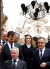 El príncipe Felipe de Borbón, heredero de la Corona española, junto a su esposa, la princesa Letizia, y el jefe del Ejecutivo, José Luis Rodríguez Zapatero, presiden el funeral por los nueve fallecidos en el terremoto del miércoles en la ciudad de Lorca, sureste de España.