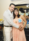 16052011 Vázquez de Sánchez junto a su esposo Miguel Ángel Sánchez Melero, anunciaron el nacimiento de su bebé para el próximo mes de junio.