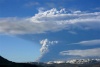 Los vuelos transatlánticos estaban siendo desviados de Islandia y no había indicios de que la erupción causaría los mismos problemas al tránsito aéreo que la erupción del año pasado.