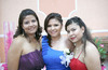 22052011 Chávez Rangel muy contenta a lado de sus hermanas Alixon Edith Chávez Rangel y Lizbeth Chávez Rangel.