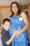 29052011  Sánchez Cortez en su fiesta de regalos para bebé junto a su hijo Fernando Abraham González Sánchez, donde fue acompañada por numerosas familiares y amistades.