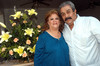 30052011  Jáuregui y César Chávez Ortiz celebraron 35 años de casados.